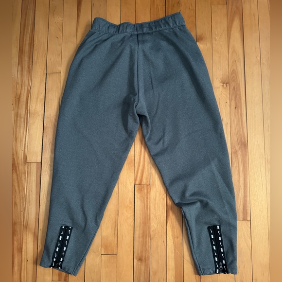 Grey nike sweatpants - Picture 2 of 2